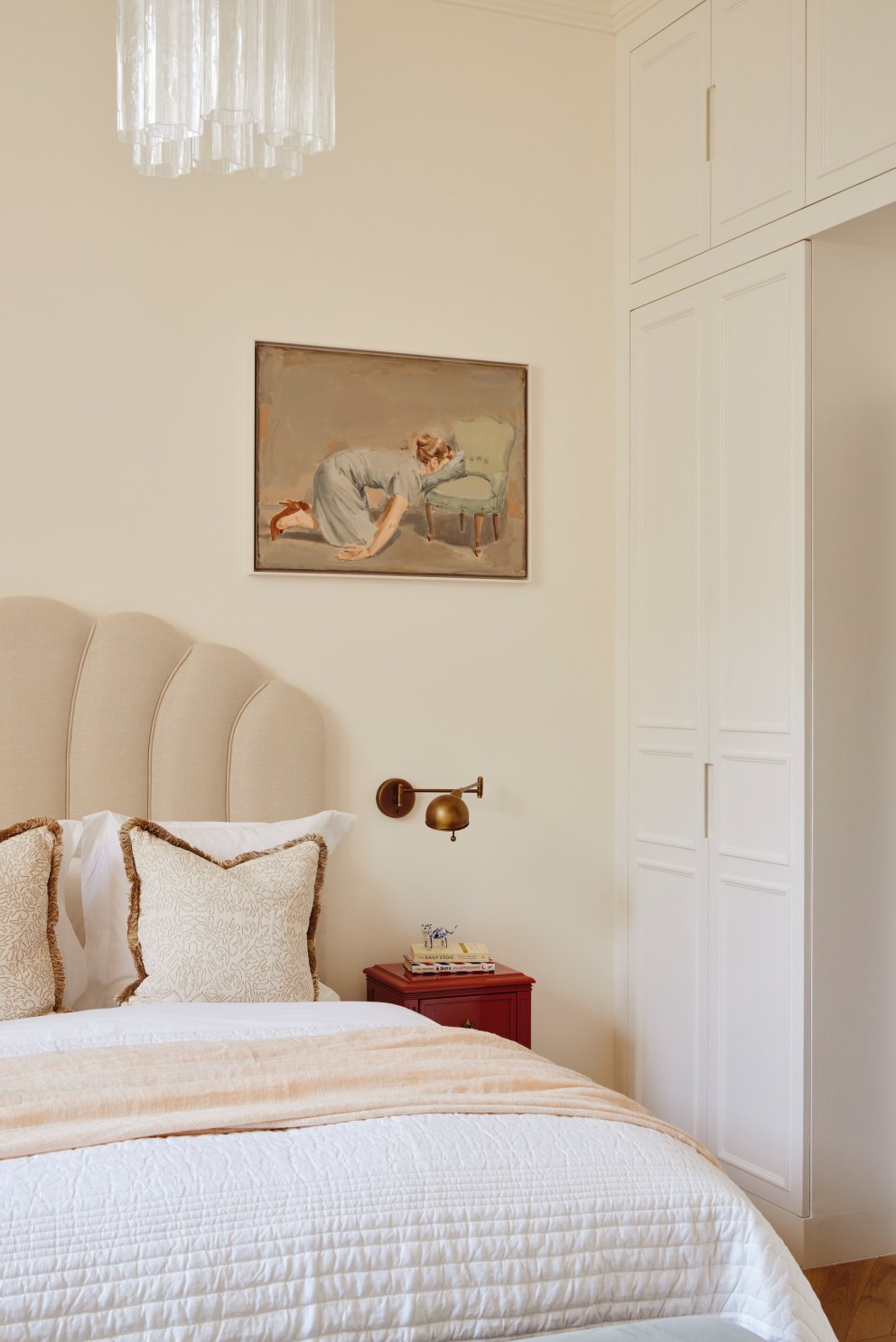 Redcliffe Gardens  | Soho Home Bed with Artwork | Interior Designers